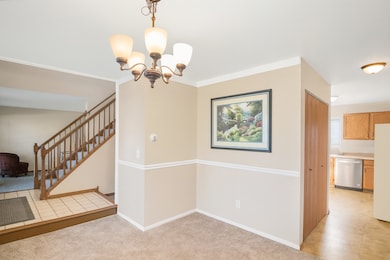 769 White Pine Cir, Lake In the Hills, IL 60156 - photo 7