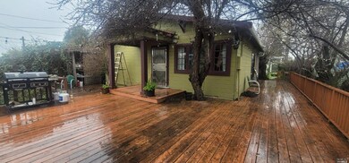 Rear unit rents as a 3 bedroom