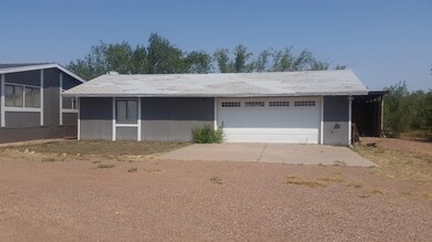 Separate Living/Business/Garage