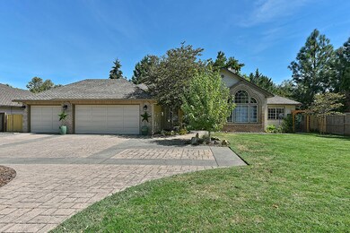 1112 Brookdale Ave, Medford, OR 97504 - photo 2