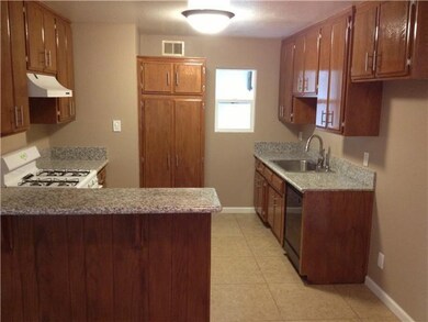 120 Flamingo Dr, Oceanside, CA 92054 - photo 4