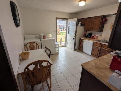 3404 Ridgewood Dr, Hutchinson, KS 67502 - photo 5