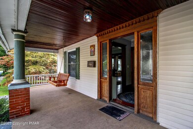 511 Brown St, Stroudsburg, PA 18360 - photo 3