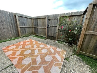 10324 Longmont Dr unit 476, Houston, TX 77042 - photo 4