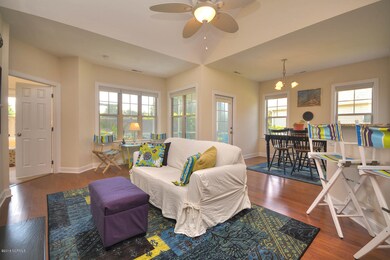 4157 Cambridge Cove Rd-large-007-18-DSC