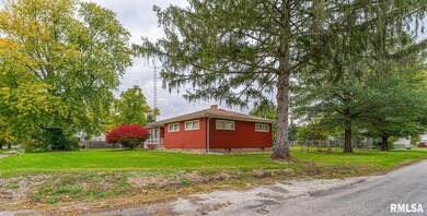 1522 Broadway St, Lincoln, IL 62656 - photo 2