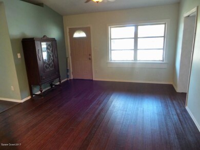 Great Living room w/Hardwood Bamboo Flrs