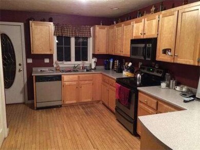 12 Overdale Pkwy, Hopedale, MA 01747 - photo 5