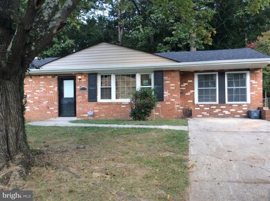 8912 Pinehurst Dr, Fort Washington, MD 20744 - photo 2