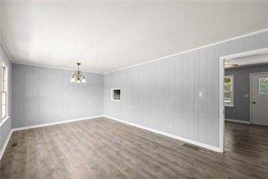 574 S Sage St, Toccoa, GA 30577 - photo 7