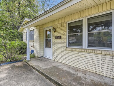 467 Arwine Dr, Hurst, TX 76053 - photo 2