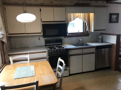 7 Horton St, Saugus, MA 01906 - photo 5