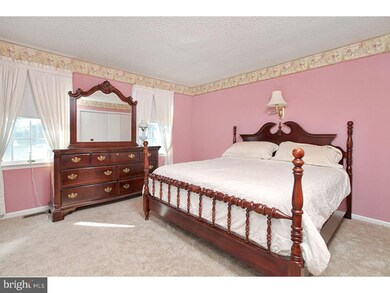 105 Bordeaux Dr, Swedesboro, NJ 08085 - photo 3