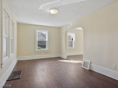 1371 Benton St, Barberton, OH 44203 - photo 7