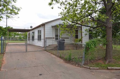 1221 33rd St, Wichita Falls, TX 76302 - photo 2