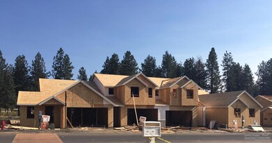 60455 Hedgewood Ln, Bend, OR 97702 - photo 2