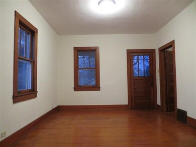 1013 Broadway St, Lincoln, IL 62656 - photo 3
