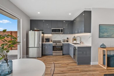 530 Desert View Dr, La Jolla, CA 92037 - photo 2