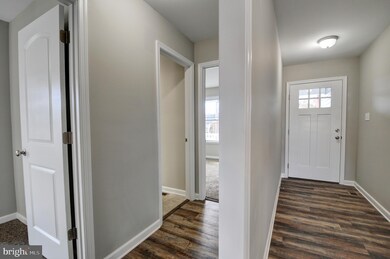 300 Stonewall St, Strasburg, VA 22657 - photo 6