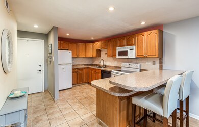 5840 W 77th St unit 302, Burbank, IL 60459 - photo 2