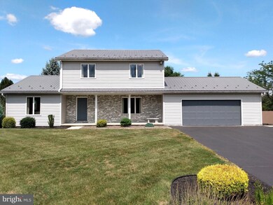 651 Mahantango Dr, Chambersburg, PA 17202 - photo 2