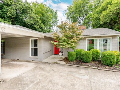 842 E Woodlawn Rd, Charlotte, NC 28209 - photo 5