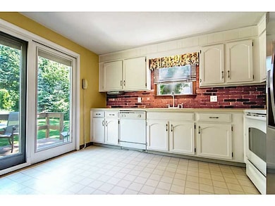 99 Old Pine Rd, Narragansett, RI 02882 - photo 4