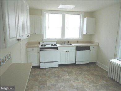 933 12th Ave unit 2-R, Prospect Park, PA 19076 - photo 2