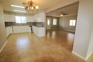6537 N 52nd Dr, Glendale, AZ 85301 - photo 4