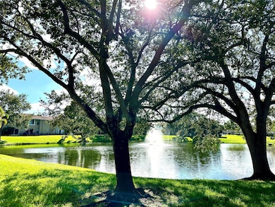 930 Twin Lakes Dr unit 8P, Coral Springs, FL 33071 - photo 4