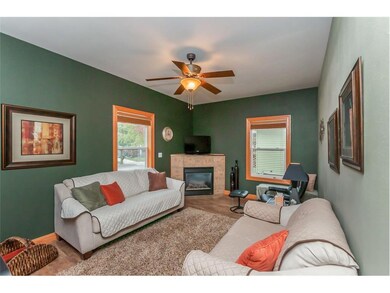 1001 H Ave NW, Cedar Rapids, IA 52405 - photo 3