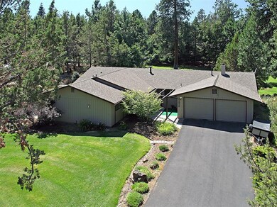 61319 Yakwahtin Ct, Bend, OR 97702 - photo 2