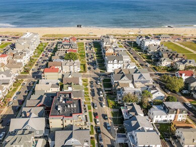 2 Blocks to the Beach