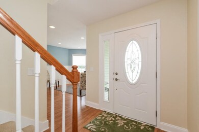 004-Foyer-1709240-small