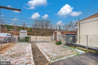 934 Regina Dr, Halethorpe, MD 21227 - photo 4