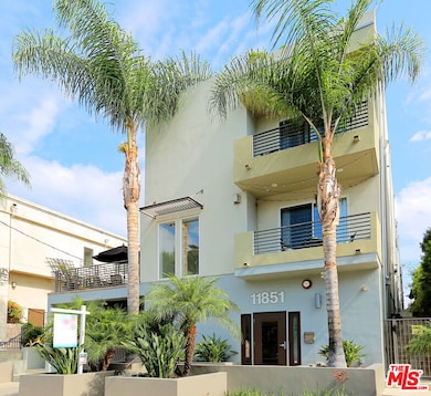 11851 Laurelwood Dr unit 112, Studio City, CA 91604 - photo 3