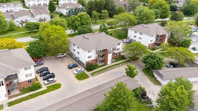 141 S Scott Blvd, Iowa City, IA 52245 - photo 5