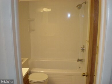 250 Tanglewood Ln unit B2, King of Prussia, PA 19406 - photo 7