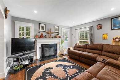 73 Knollwood Ave, Cranston, RI 02910 - photo 6