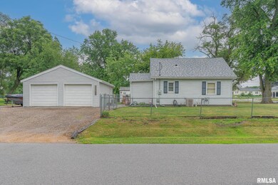 5029 N Pine St, Davenport, IA 52806 - photo 3