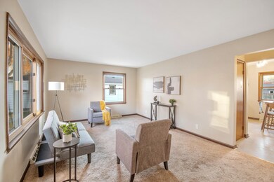 1045 Grognet St, Green Bay, WI 54302 - photo 4