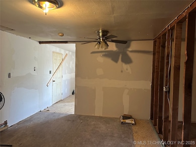 1212 Martin Luther King Blvd, Ardmore, OK 73401 - photo 4