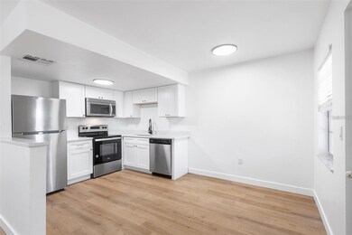 555 62nd St S unit 102, St. Petersburg, FL 33707 - photo 4