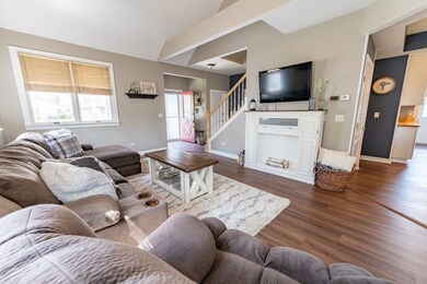 210 S Randall Rd, Aurora, IL 60506 - photo 2