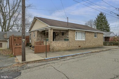728 E 3rd St, Hazleton, PA 18201 - photo 4