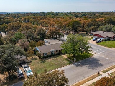 1121 W Redbud Dr, Hurst, TX 76053 - photo 7