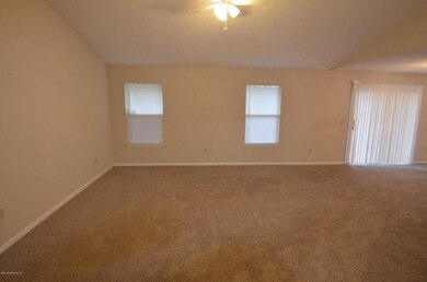 7823 Hunters Lake Cir S, Jacksonville, FL 32210 - photo 2