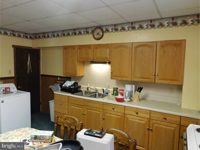 34 W High St, Coaldale, PA 18218 - photo 2