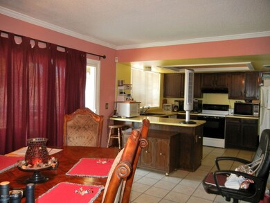 Breakfast/Dining Room