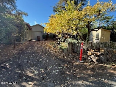 3913 W Lincoln Ave, Yakima, WA 98902 - photo 2